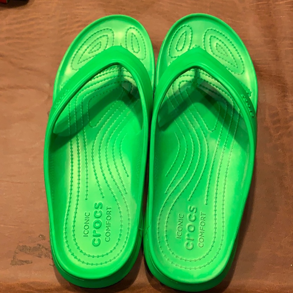 Men’s Crocs flip flop Green size 11